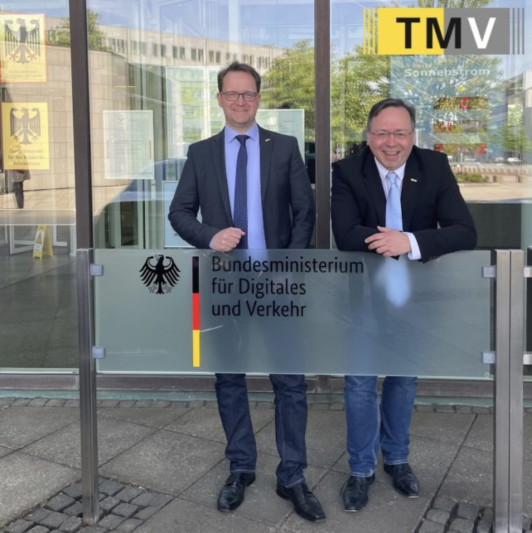 08B93216-D4EC-4133-96C8-36EA3DEB02BA