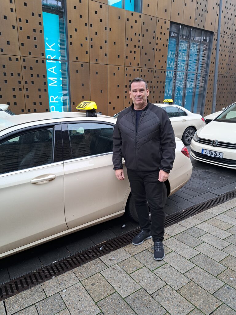 TMV und FPN unterstützen die Forderung nach Mindestbeförderungsentgelten für Mietwagen (MBE) der Wuppertaler Taxibranche