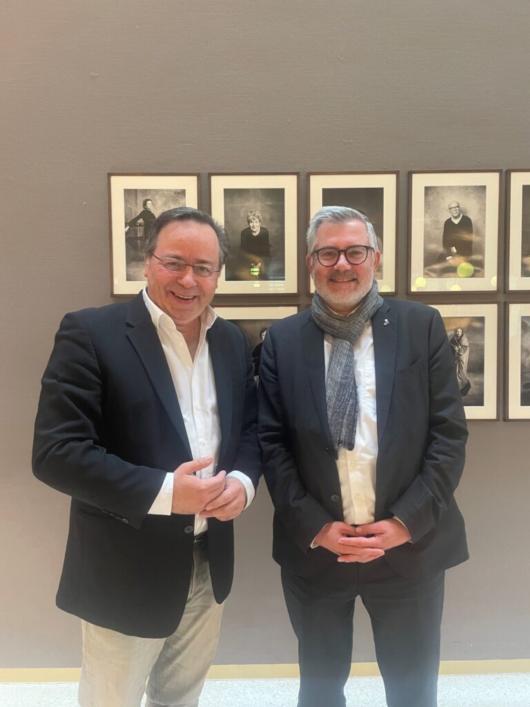 TMV-Hauptgeschäftsführer Patrick Meinhardt mit Dietmar Nietan